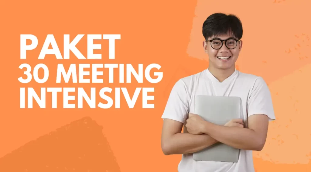 Young man with glasses holding a laptop, standing next to text "PAKET 30 MEETING INTENSIVE" on an orange background.